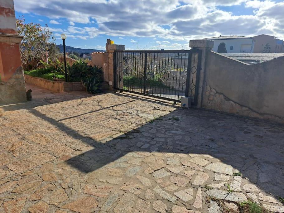 Gelsi Holiday Home La Maddalena Ла-Маддалена Экстерьер фото